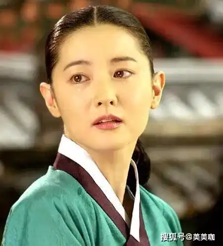 看上去只有20岁的国民女神,竟然48岁了
