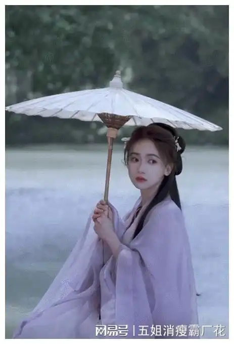 难怪于正当初等半夜也要签吴谨言她中央芭蕾舞团出身,灵气逼人