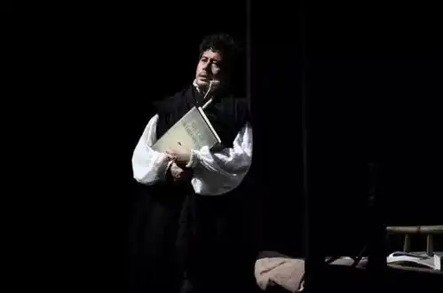 首部带朱批的戏剧哈姆雷特国家大剧院新作诚品人会员福利
