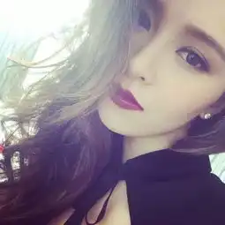 她有颜值够拼命,随便一截都是完美画面
