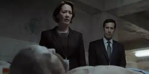 更新5集豆瓣分还挺在8.6这悬疑新剧的编剧写过肖申克的救赎
