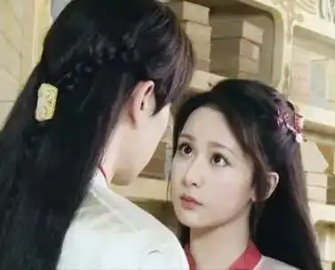 自嘲演不了大美人的周冬雨,是个实实在在的段子手
