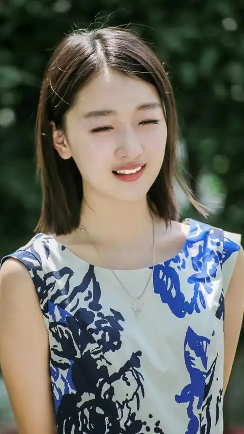 精选壁纸分享周冬雨,真是一个古灵精怪的女孩子呢
