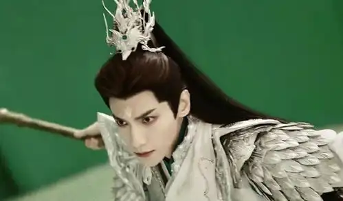 长月烬明罗云熙二度演龙,上清战神冥夜,战甲常服都好帅
