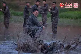野外生存泥潭搏击重庆武警上演真实版荒野猎人
