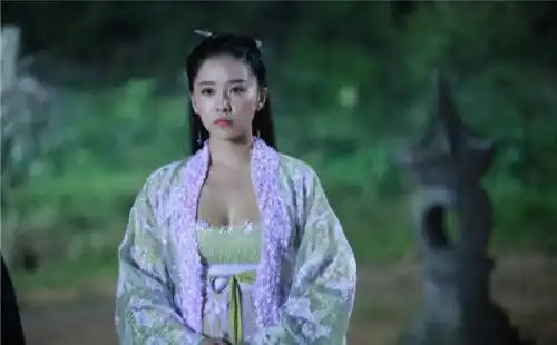 故事无情男子杀妻女沉于江中,遭冤鬼报复,折磨致疯癫而死
