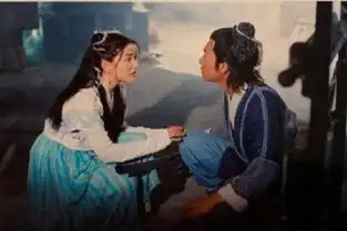 新版倚天屠龙记主角们长相完全相同,旧版演员完胜新版