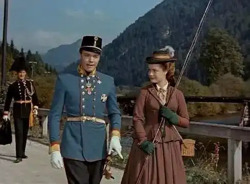 体重不过百,欧洲公认最美的女人,却没人见过她三十岁后的模样
