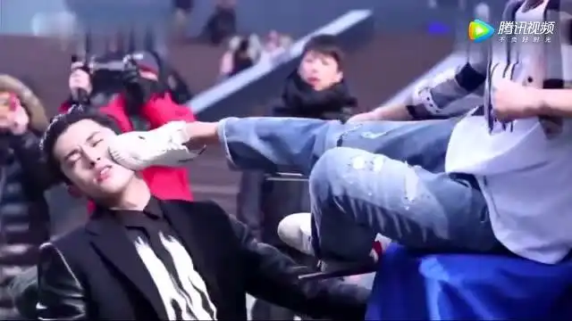 流星花园注定被疼爱的男人王鹤棣太惨了心疼1秒
