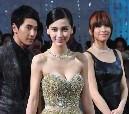 黄晓明你对baby做了些什么让她胸前大了可不止一点点