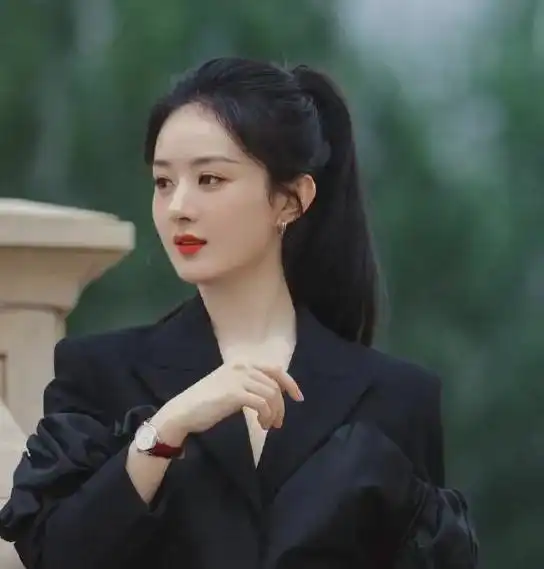 有种整容叫离婚,前夫冯绍峰变化不大,赵丽颖却像换了一个人...
