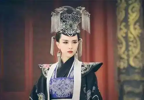 曾经的仙剑三姐妹,杨幂唐嫣已成多部热门剧女主角,最被看好的她却为爱半隐退
