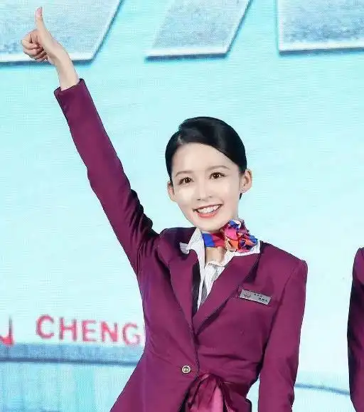 中国机长有关晓彤,阚清子这都不算啥,看完都没认出朱亚文
