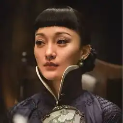 看了如懿传剧照被惊艳,周迅的造型可以说很还原历史了
