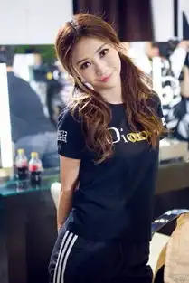 柳岩亲爱的宝贝麻麻不争气人海茫茫还是没能找到你爸只能让你再等等了麻麻提前祝你六一快乐...........微博精选