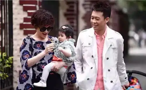 继吴京邓超之后他也成百亿票房先生自曝欺负女生并让其下跪的衰神翻身了