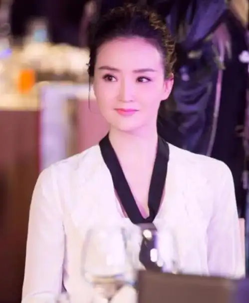 王艳自认长得不够美演不了朱七七,看完当年的定妆照,谁能够相信
