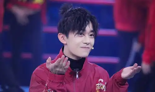 央视中秋晚会阵容曝光,张靓颖李宇春和易烊千玺,必须得看