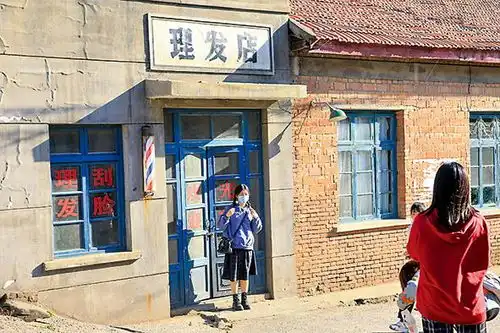 北上广舔下身在第几集,李焕英身后那座城,原来有那么多惨烈感人故事
