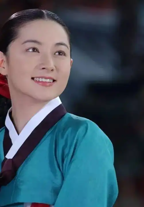 49岁女星息影十年再上热搜,网友想起被她支配的感觉
