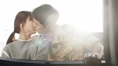 太阳的后裔剧照壁纸cp