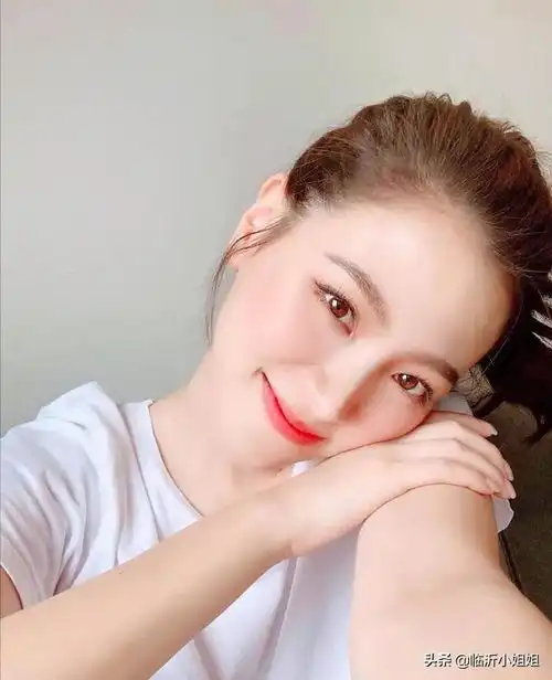 吕爱惠,泰国最美初恋女神,颜值与气质俱佳的美少女,美爆啦
