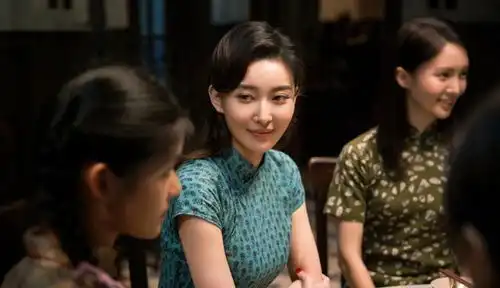 隐秘而伟大摩登姐姐周知,可柔可刚获赞美,安家中曾被骂
