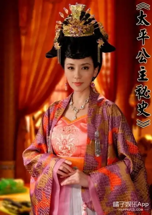 贾静雯的童年照曝光,这大眼睛,是卡姿兰没错了