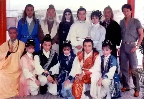 83版射雕英雄传剧照,杜琪峰戴眼镜,翁美玲美得不可方物