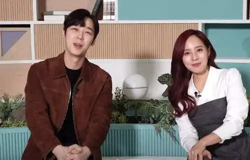 热播剧顶楼2公布了柳真和尹仲勋紧张的对峙剧照