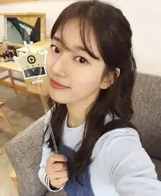 金宇彬放下刘海狂撩裴秀智李敏镐你怎么看
