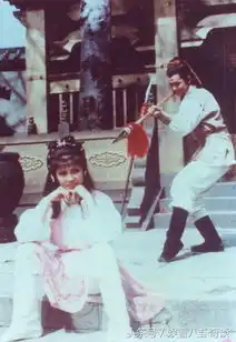 83射雕英雄传黄日华与翁美玲戏外这些瞬间,这郭靖比蓉儿还调皮
