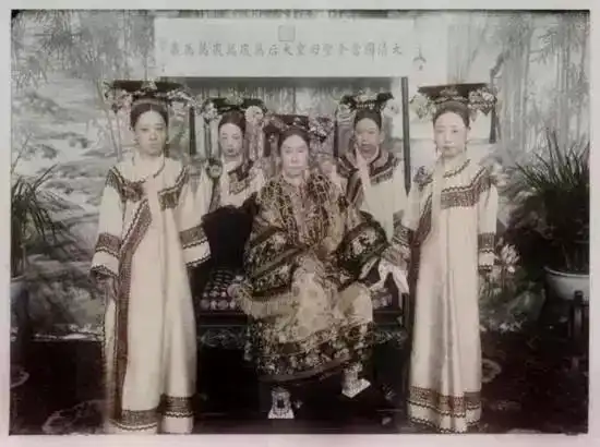 图文慈禧太后的写真集,你看过吗

