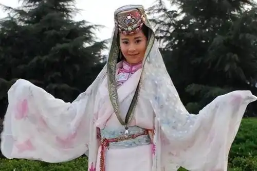 小日子中的演员换上古装,童瑶美到犯规,陈晓乔振宇谁更帅
