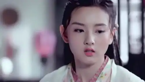 夜天子莹莹听到丫鬟的消息,落下了泪
