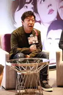 黄渤穿绿色西装参加路演,一把年纪还穿破洞裤,抬头纹好像五线谱
