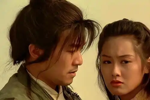 周星驰与梁朝伟年少时的知己到从未合作,近50年情谊真的变了
