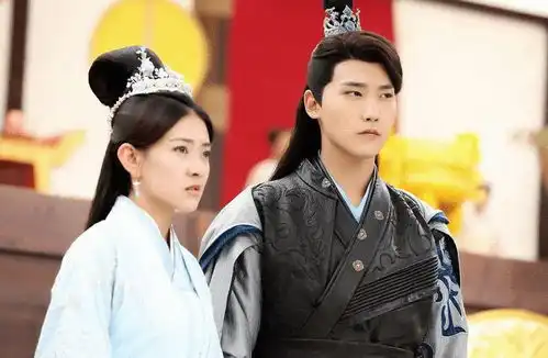 36岁蒲巴甲晒跳舞视频,穿露膝长袜和女鞋,舞姿豪放被嘲太辣眼睛
