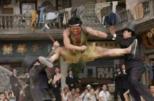 周星驰气走洪金宝,迎来包租婆,无疑成为了功夫中的一大亮点
