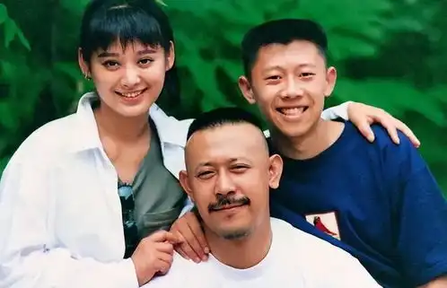 老夫少妻必有妖深扒硬汉姜文和娇妻周韵的风花雪月史
