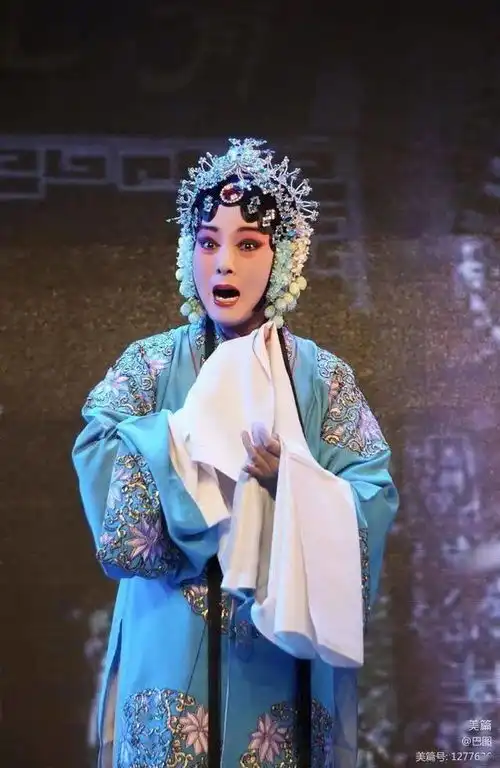 洛阳河洛剧院看戏,豫剧清风亭上剧照
