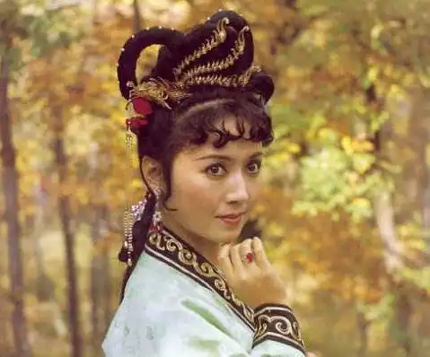 西游记中常一人多角,看到唐僧扮孙悟空,莫名觉得好可爱
