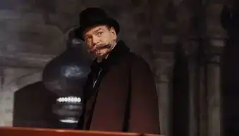 东方快车谋杀案在服装上埋下了那些破案线索
