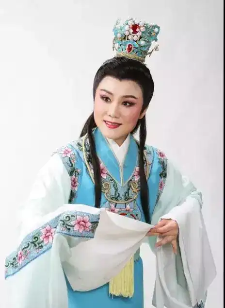 您即将收到一份来自上海越剧院的邀请函,请注意查收
