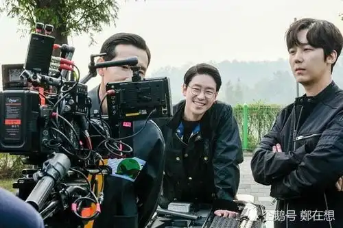 柳真是真的漂亮,韩剧顶楼演员幕后花絮剧照