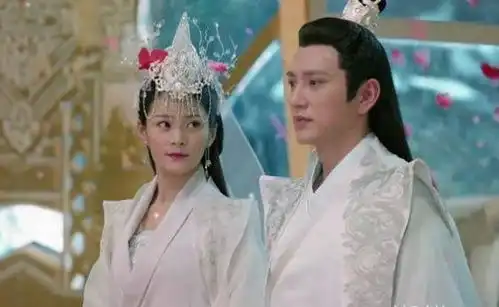 出道12年一直不红,戏里与丈夫是夫妻,如今凭香蜜一夜成名
