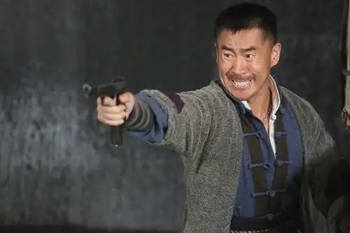 谈谈正阳门下小女人中的男人们
