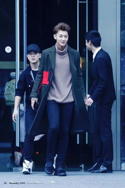 黄子韬杨幂谈判官新剧照
