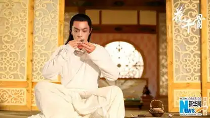 花千骨曝虐心剧照霍建华嘴唇发紫面色苍白
