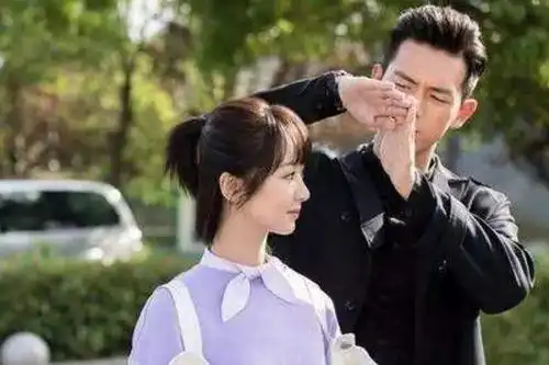 杨紫和李现到底什么关系,他们之间是不是男女朋友关系
